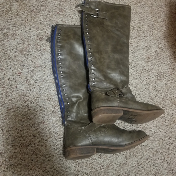 Grey Riding Boots - Picture 2 of 7